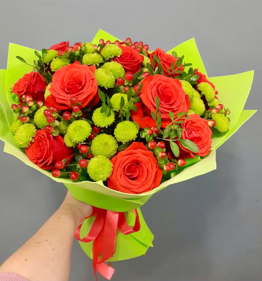 Букет цветов из: Хризантемы и Розы в Алатыри