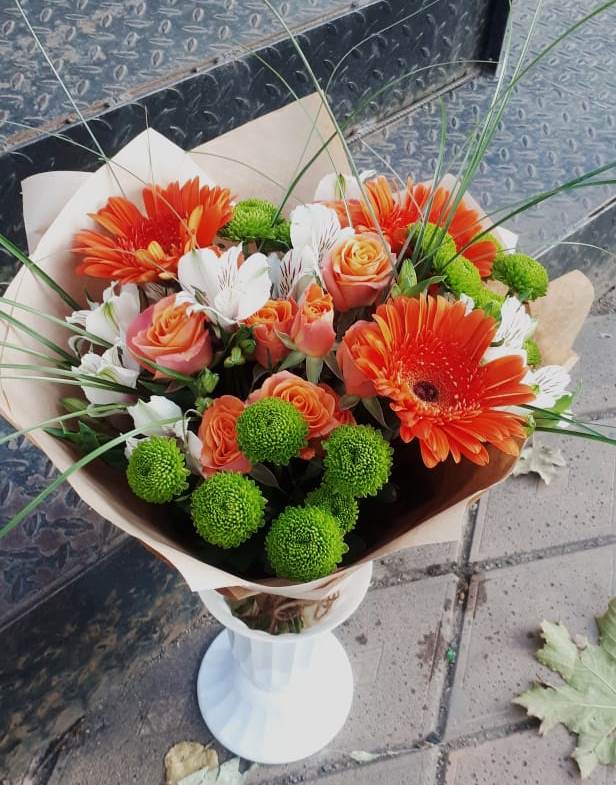 Букет цветов из: Герберы, Хризантемы, Альстромерии и Розы в Алатыри