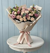 Букет цветов из:  Розы и Лизиантусы в Алатыри