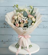 Букет цветов из:  Розы и Лизиантусы #REPLACE_PRED# Алатыри