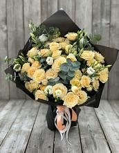 Букет цветов из:  Розы и Лизиантусы в Алатыри