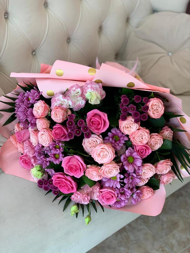 Букет цветов из: Хризантемы, Розы и Лизиантусы в Алатыри