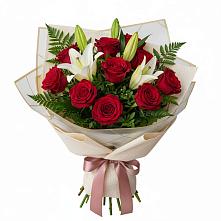 Букет цветов из:  Лилии и Розы в Алатыри