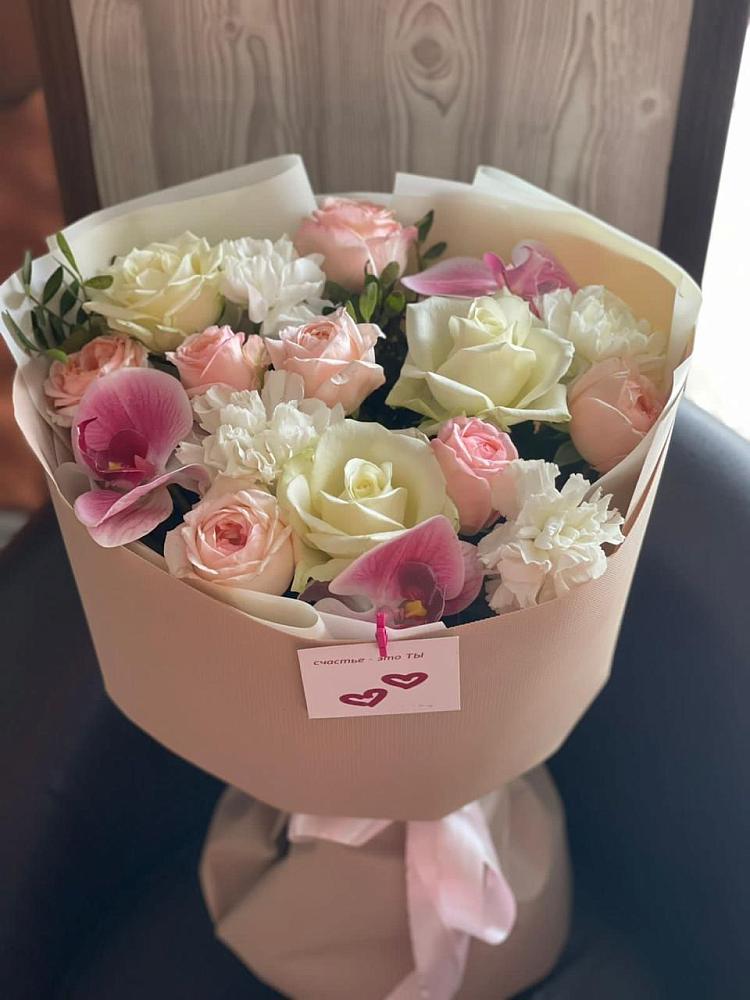 Букет цветов из: Орхидеи, Розы и Гвоздики в Алатыри