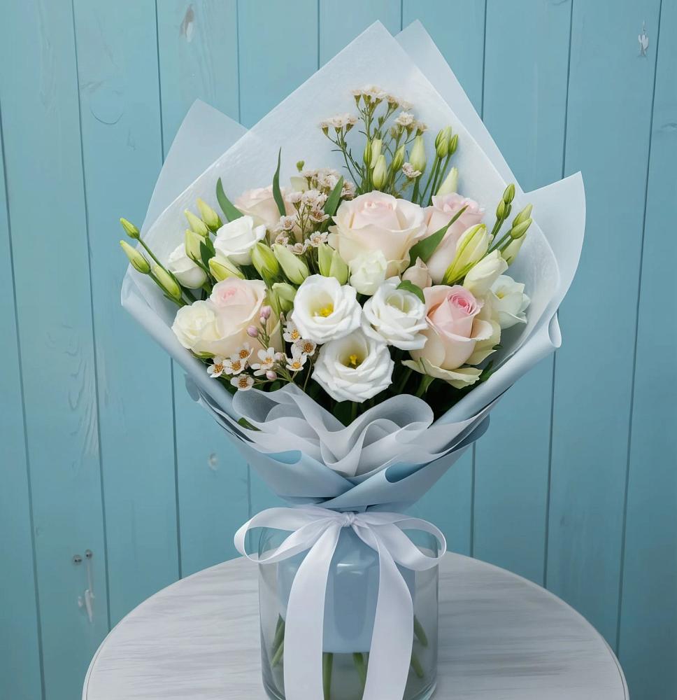 Букет цветов из: Розы и Лизиантусы в Алатыри