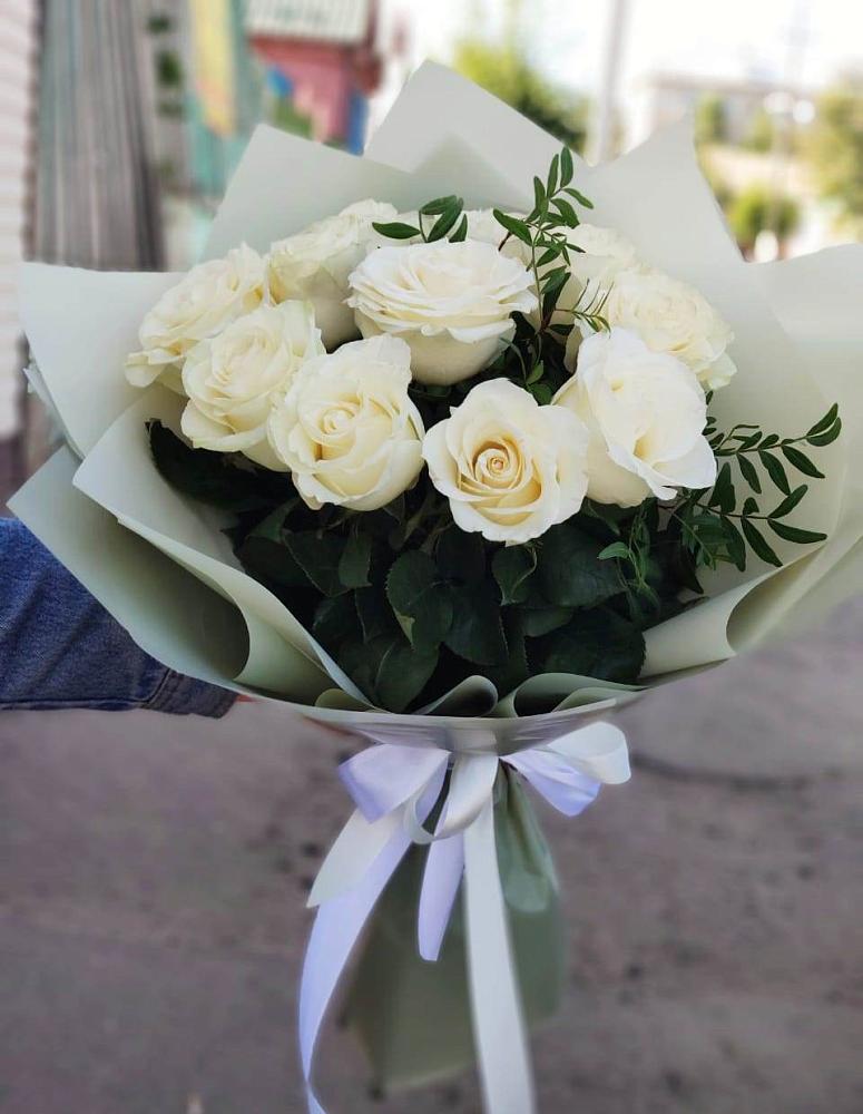Букет Белые розы Проуд в Алатыри