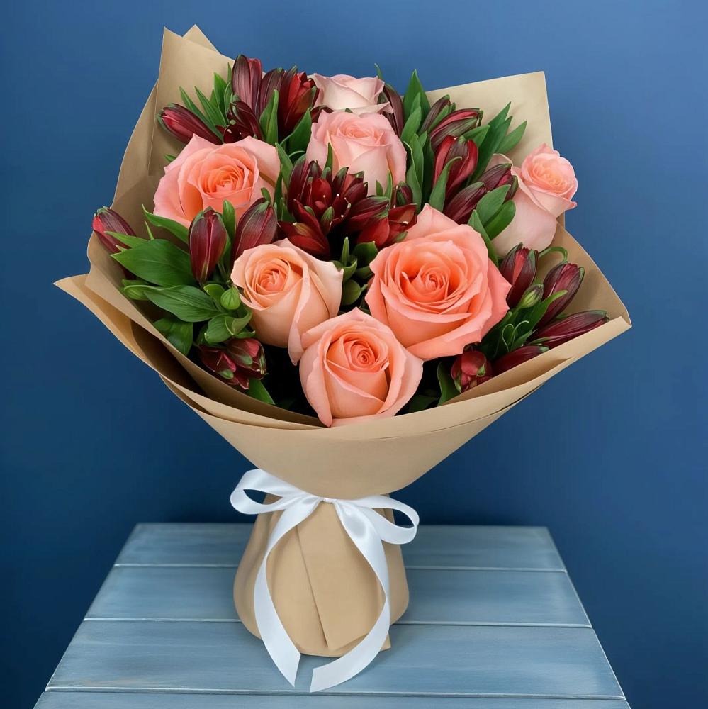 Букет цветов из: Розы и Альстромерии в Алатыри