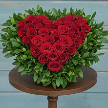 Цветочная композиция из Розы в виде сердца в Алатыри