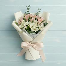 Букет цветов из:  Альстромерии в Алатыри