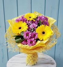 Букет цветов из:  Хризантемы и Герберы в Алатыри