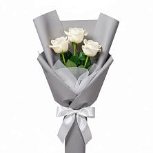 Букет 3 белые розы в Алатыри