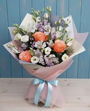 Букет цветов из:  Лизиантусы, Розы, Альстромерии и Гипсофила в Алатыри