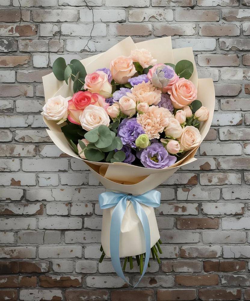 Букет цветов из: Розы, Лизиантусы и Гвоздики в Алатыри