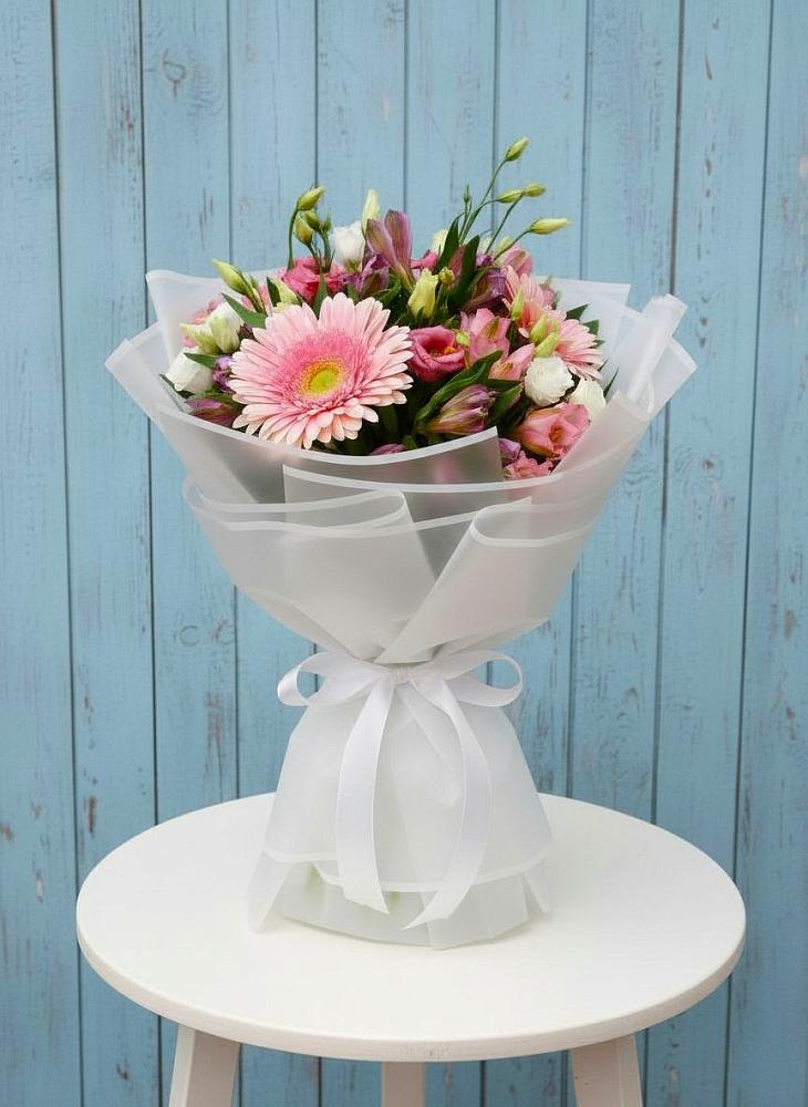 Букет цветов из: Герберы, Альстромерии и Лизиантусы в Алатыри