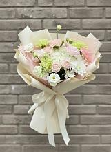 Букет цветов из:  Гвоздики, Розы, Лизиантусы и Хризантемы #REPLACE_PRED# Алатыри