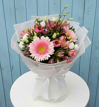 Букет цветов из:  Герберы, Альстромерии и Лизиантусы в Алатыри