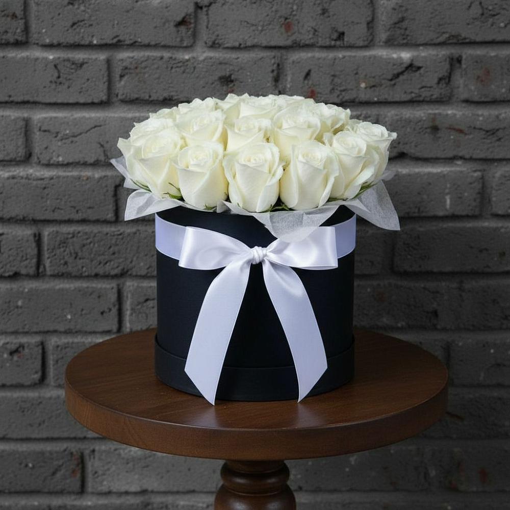 Цветочная композиция из Розы в шляпной коробке в Алатыри