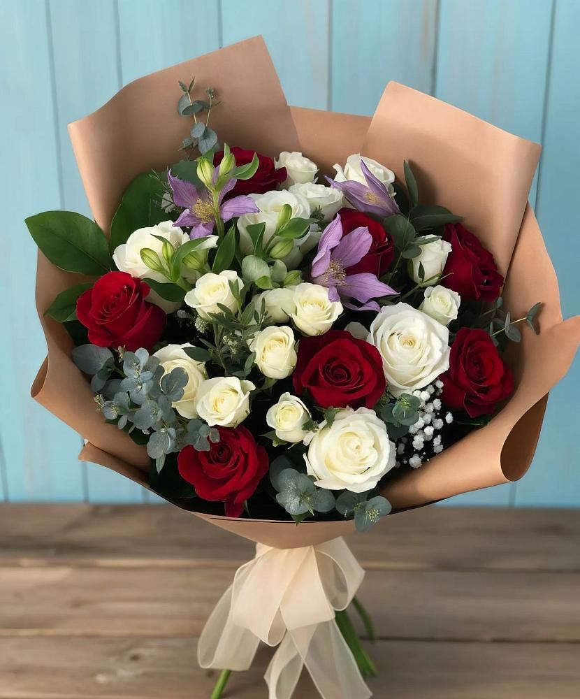 Букет цветов из: Розы и Альстромерии в Алатыри