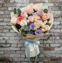 Букет цветов из:  Розы, Лизиантусы и Гвоздики в Алатыри