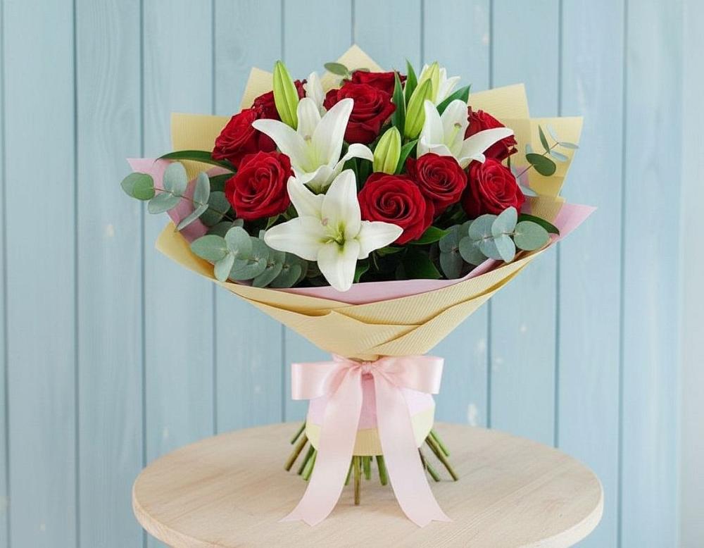 Букет цветов из: Лилии и Розы в Алатыри